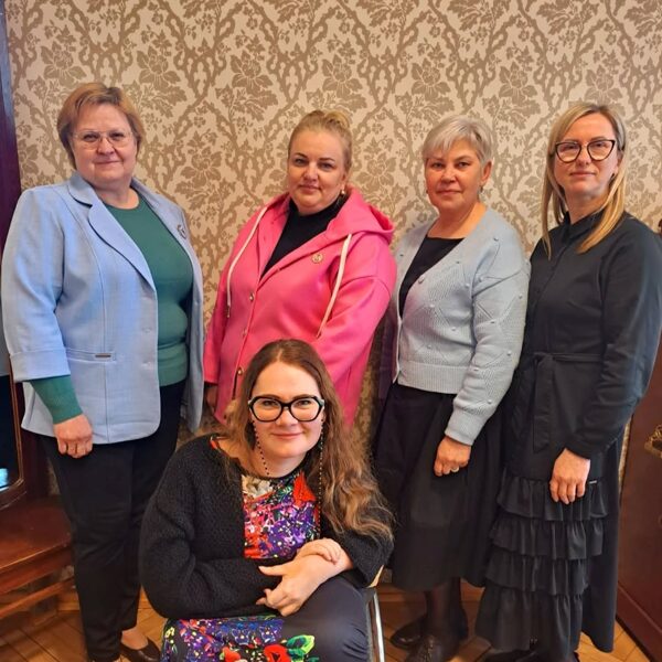 Radošā pēcpusdiena dāmām "Māksliniece Tevī"